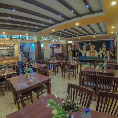 Royal Kings Hotel Kathmandu Buitenkant foto