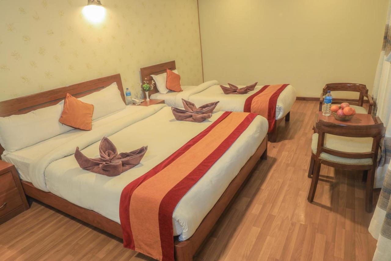 Royal Kings Hotel Kathmandu Buitenkant foto