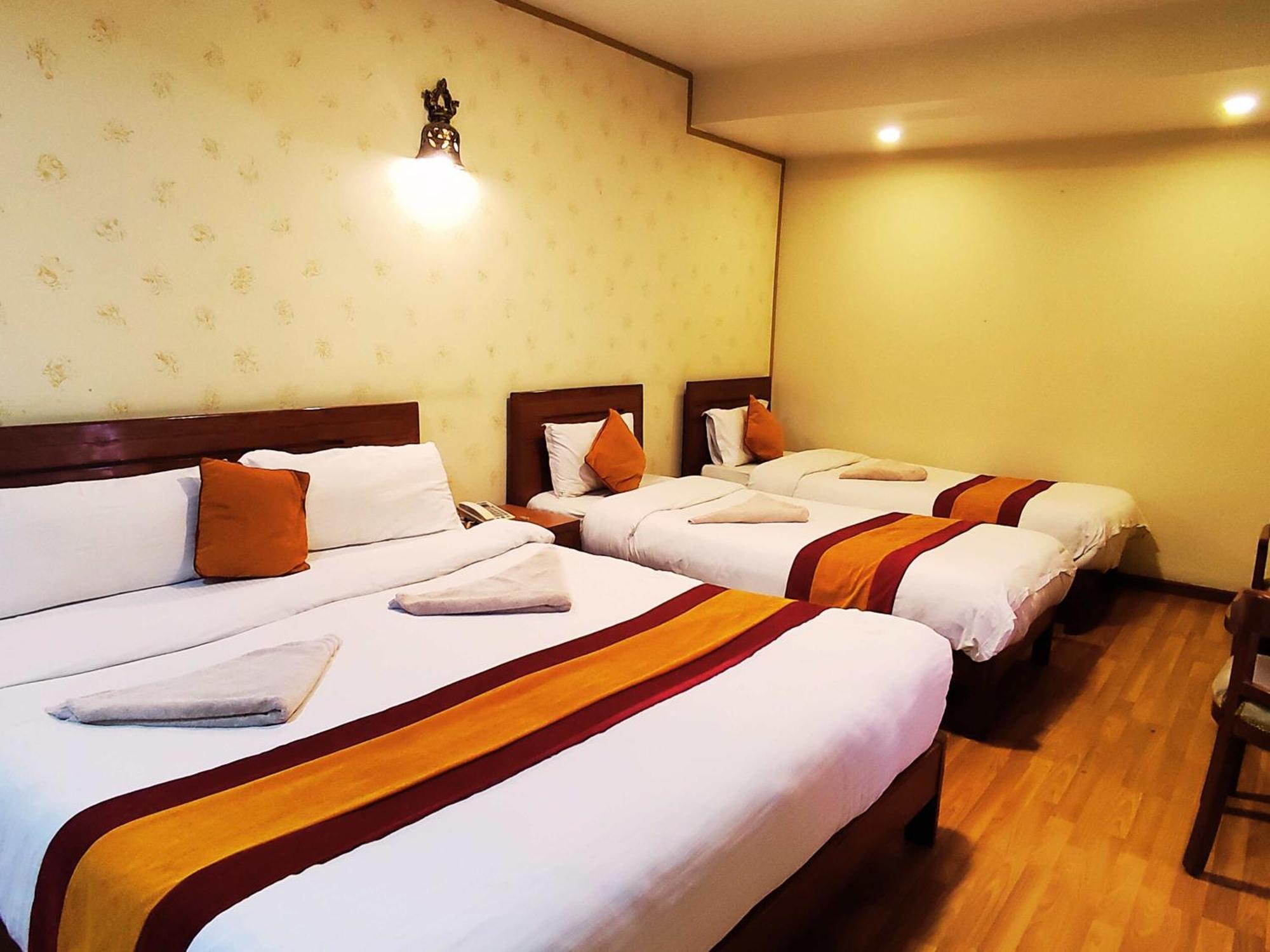 Royal Kings Hotel Kathmandu Buitenkant foto