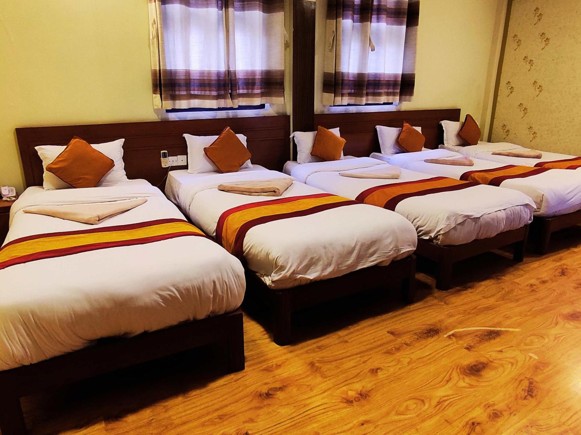Royal Kings Hotel Kathmandu Buitenkant foto