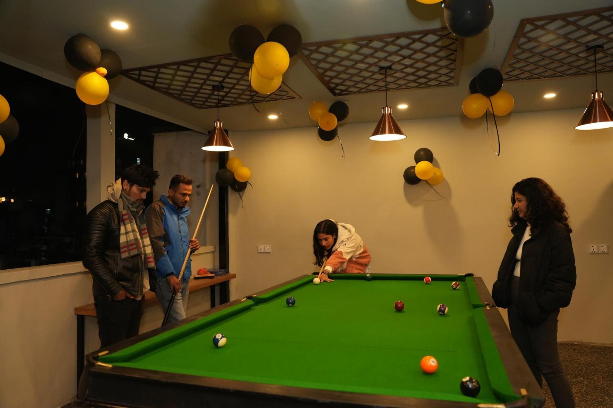 Royal Kings Hotel Kathmandu Buitenkant foto