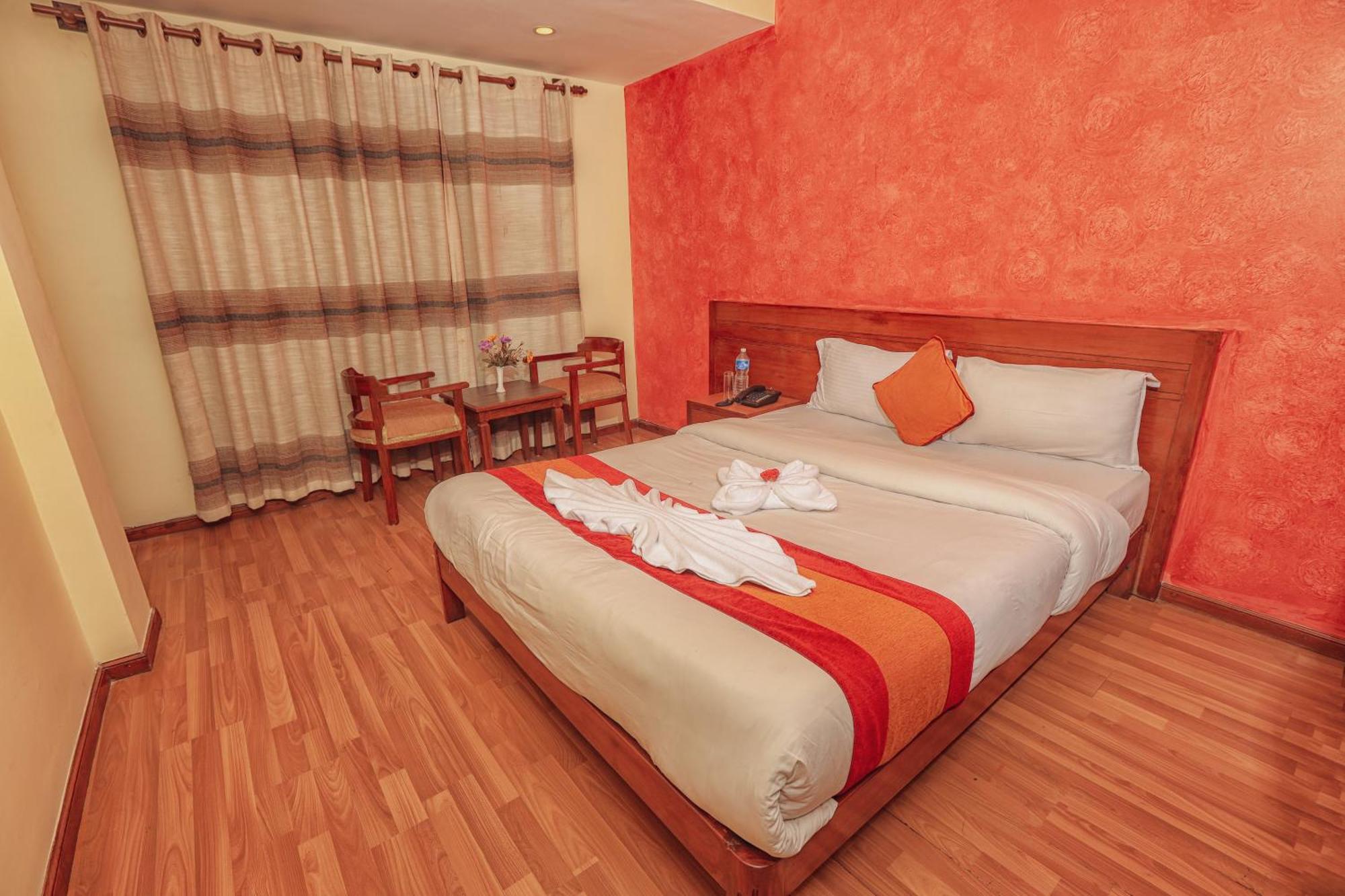 Royal Kings Hotel Kathmandu Buitenkant foto