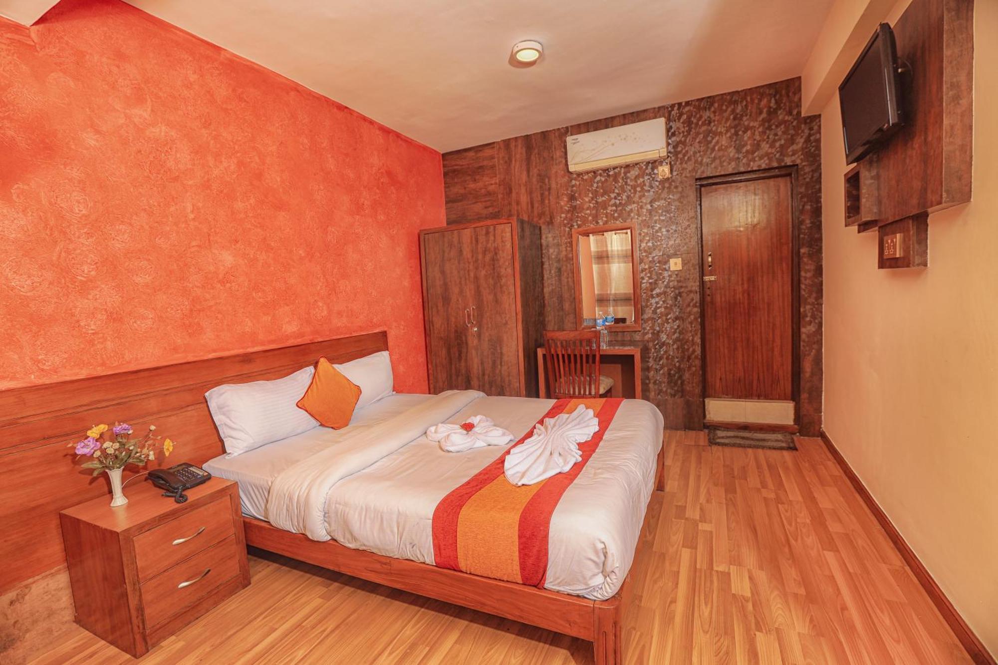 Royal Kings Hotel Kathmandu Buitenkant foto
